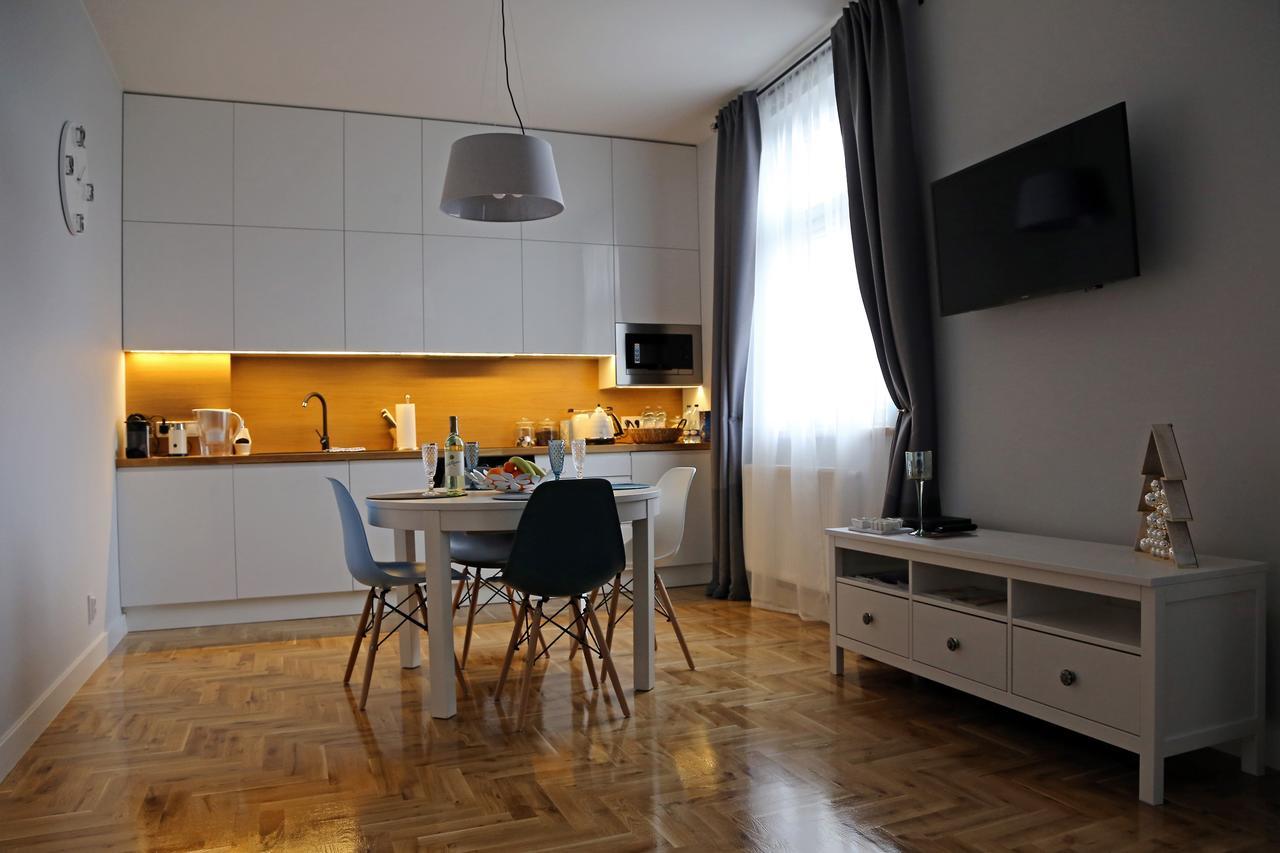 Grey Apartments Kosciuszko Krasków Exterior foto